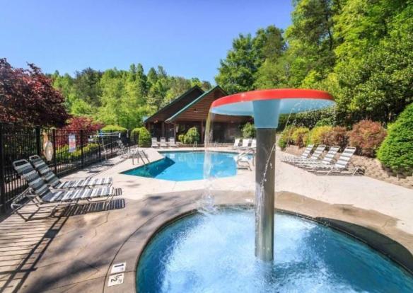 Another Day In Bearadise By Stony Brook Cabins Gatlinburg Exterior photo